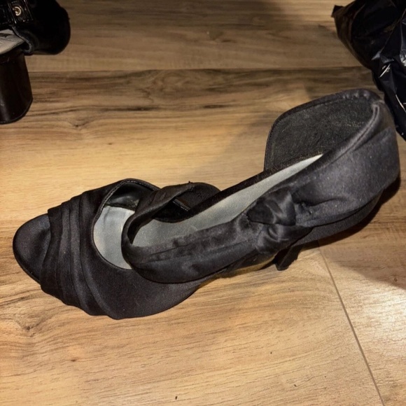 Women’s heels - Picture 3 of 5